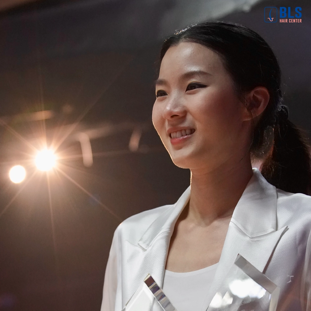 หมอฝนสอบผ่าน American Board of Hair Restoration Surgery (ABHRS)